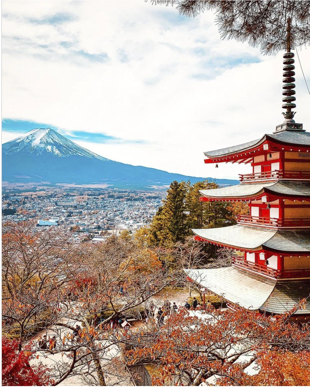 Ngắm núi Phú Sĩ. Ảnh: Thetravel.