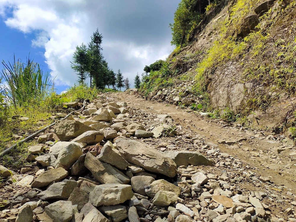 Năm 2019, được sự hỗ trợ của Nhà nước, Hồng Mú đã được bê tông khoảng 5 km. Ảnh: Thanh Hảo.