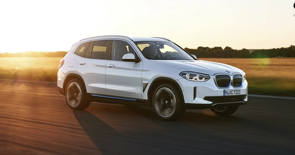 BMW iX3. Ảnh: Hotcars. BMW iX3. Ảnh: Hotcars.