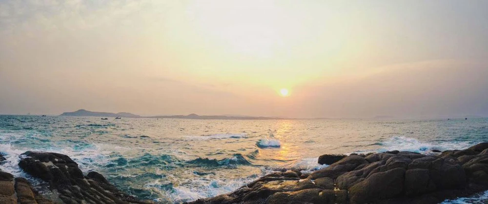 Cù lao Mái Nhà lúc hoàng hôn. Ảnh: Internet. Cù lao Mái Nhà lúc hoàng hôn. Ảnh: Internet.