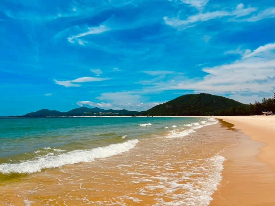 Cù lao Mái Nhà thuộc xã An Hải, huyện Tuy An, tỉnh Phú Yên. Ảnh: Internet. Cù lao Mái Nhà thuộc xã An Hải, huyện Tuy An, tỉnh Phú Yên. Ảnh: Internet.