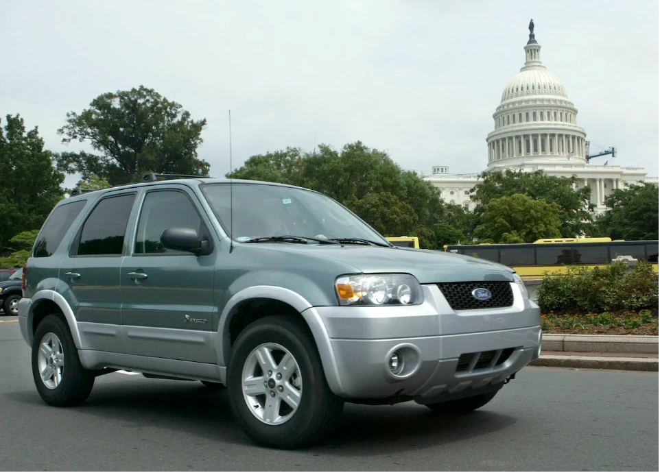 Ford Escape Hybrid 2005-2007, Ảnh: Motorbiscuit.