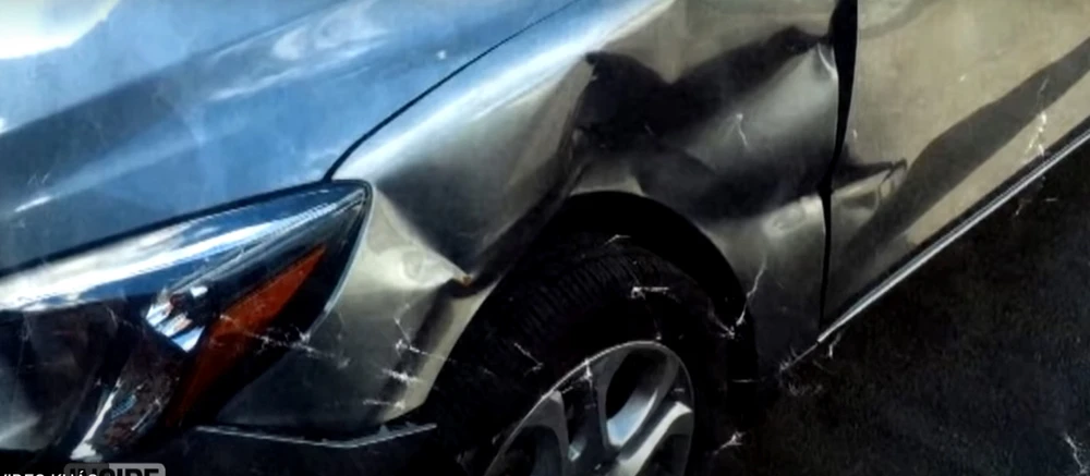 Bạn nên nhớ hãy chụp ảnh lại càng chi tiết càng tốt, thậm chí bạn có thể quay video thật cụ thể và rõ ràng. Ảnh: Motorbiscuit.