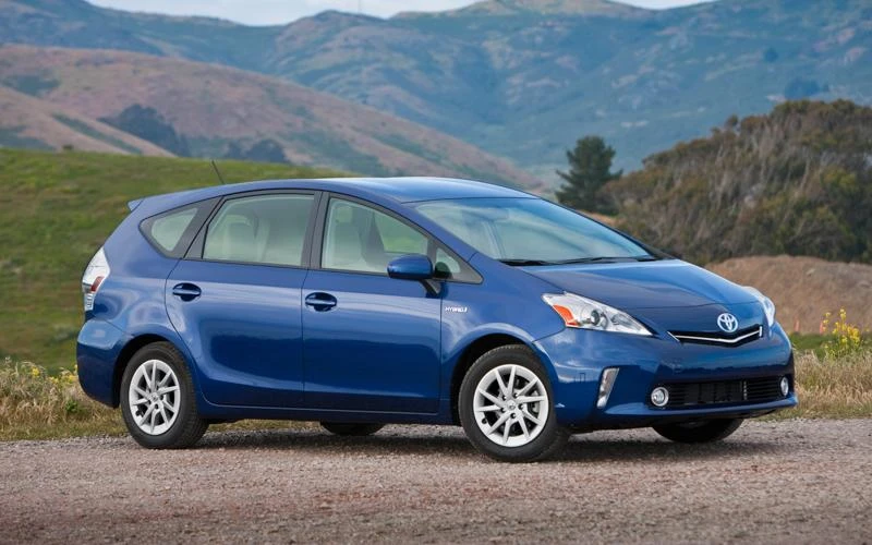 2013 Prius V. Ảnh: Motorbiscuit.