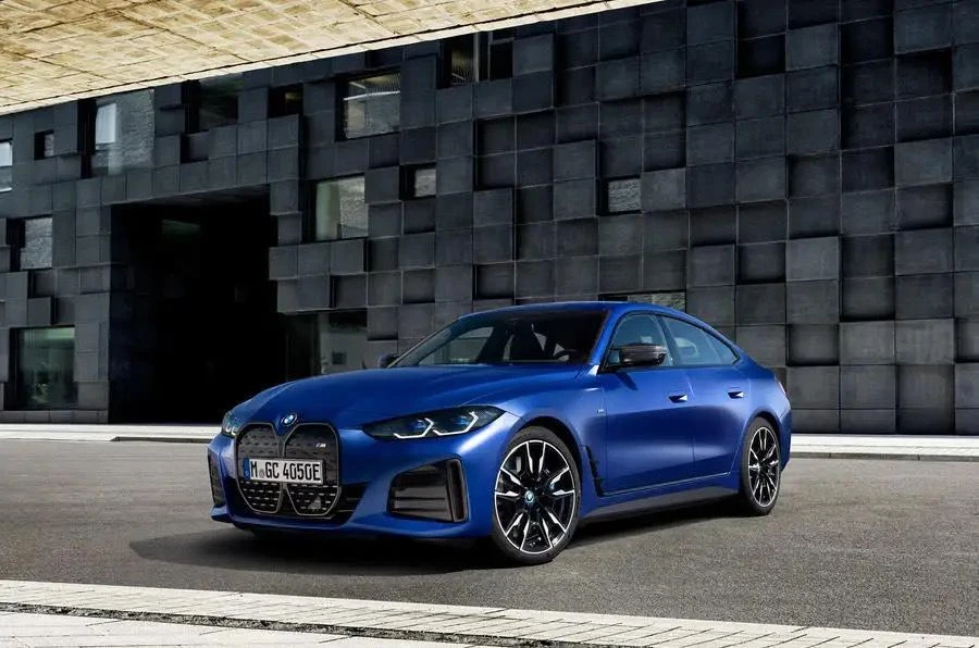 BMW i4. Ảnh: Hotcars.