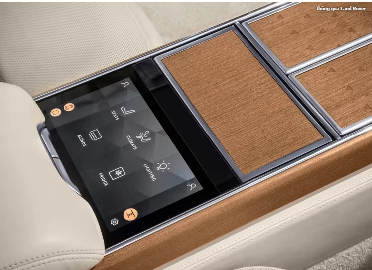 Điều khiển âm thanh và điều khiển AC bằng cảm ứng. Ảnh: Hotcars.