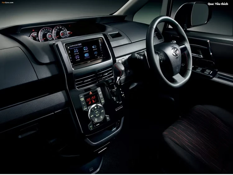 Đồng hồ tốc độ trung tâm. Ảnh: Hotcars.