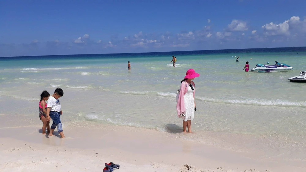 Bãi biển Phú Quốc. Ảnh: PHƯƠNG LÊ.