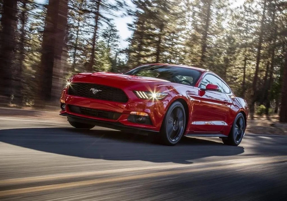 Ford Mustang EcoBoost 2022. Ảnh: Hotcars. Ford Mustang EcoBoost 2022. Ảnh: Hotcars.