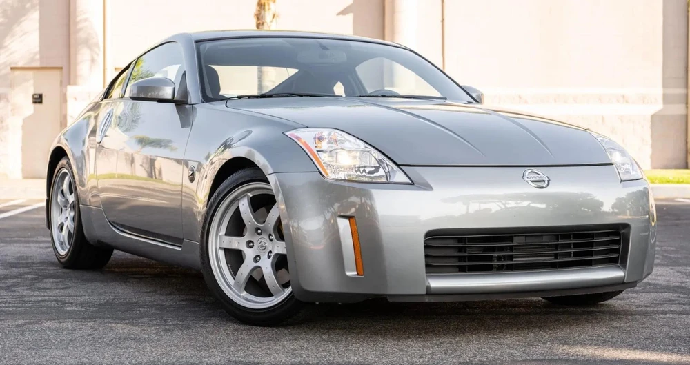 Nissan 350Z là một trong những chiếc xe thể thao tốt nhất dành cho những người đam mê. Ảnh: Hotcars.