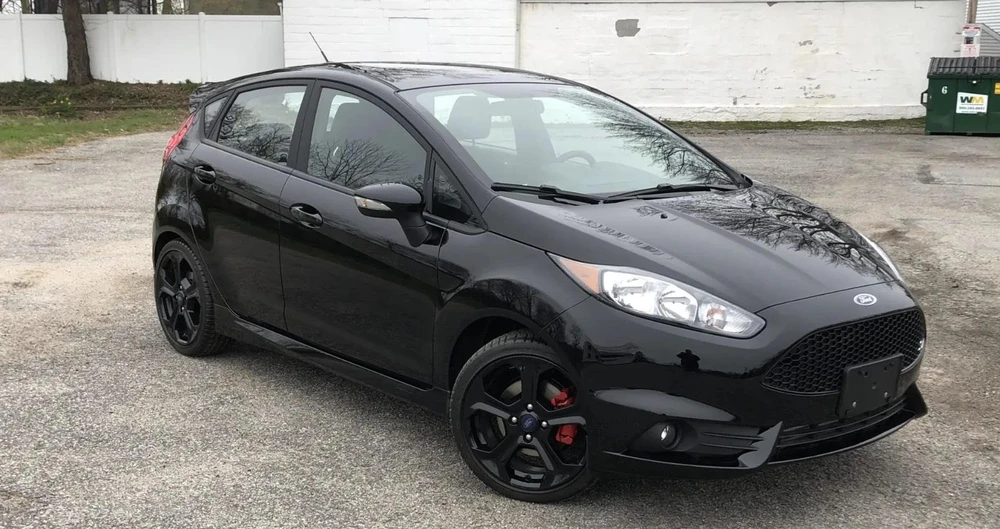 Fiesta ST đã qua sử dụng hiện nay có giá trên thị trường là 16.500 USD. Ảnh: Hotcars.