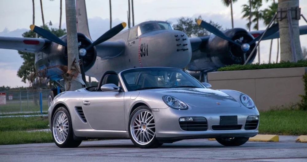 Porsche Boxster đã qua sử dụng có giá là 9.000 USD. Ảnh: Hotcars.