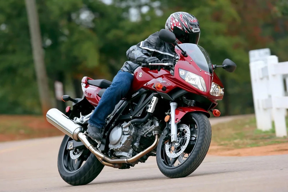 Suzuki SV650 hoàn toàn mới có giá là 7.299 USD. Ảnh: Hotcars.