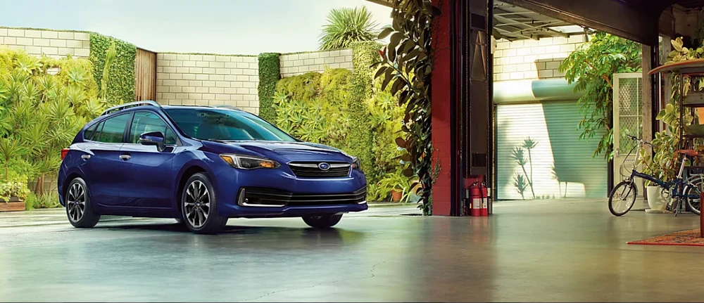 Subaru Impreza là chiếc sedan nhỏ gọn với cabin rộng rãi và thoải mái. Ảnh: Hotcars.