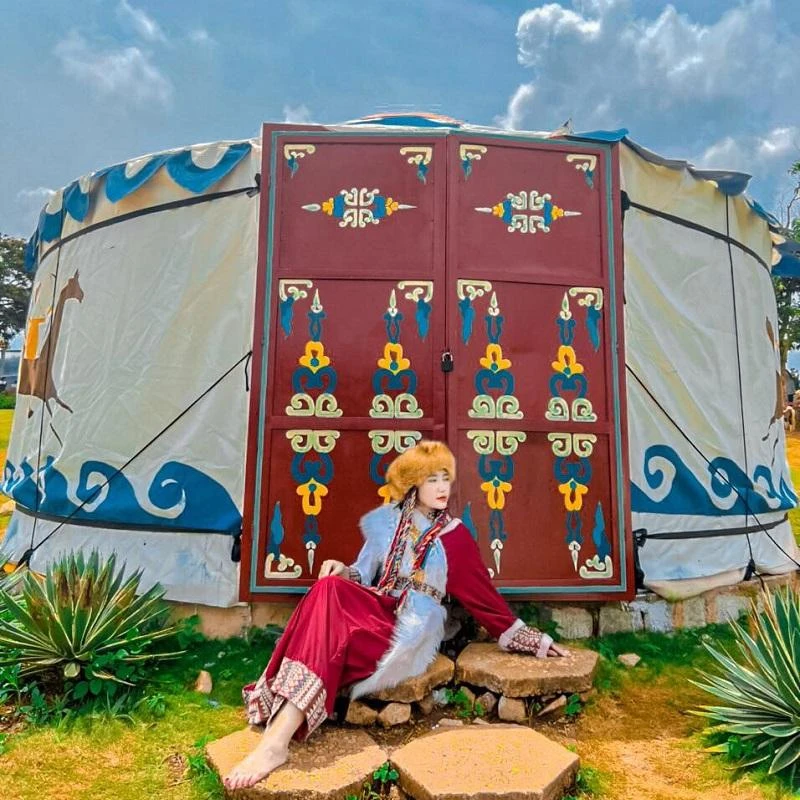 Check in với lều Mông Cổ tại Mongo Land Dalat. Ảnh:nghiendala.