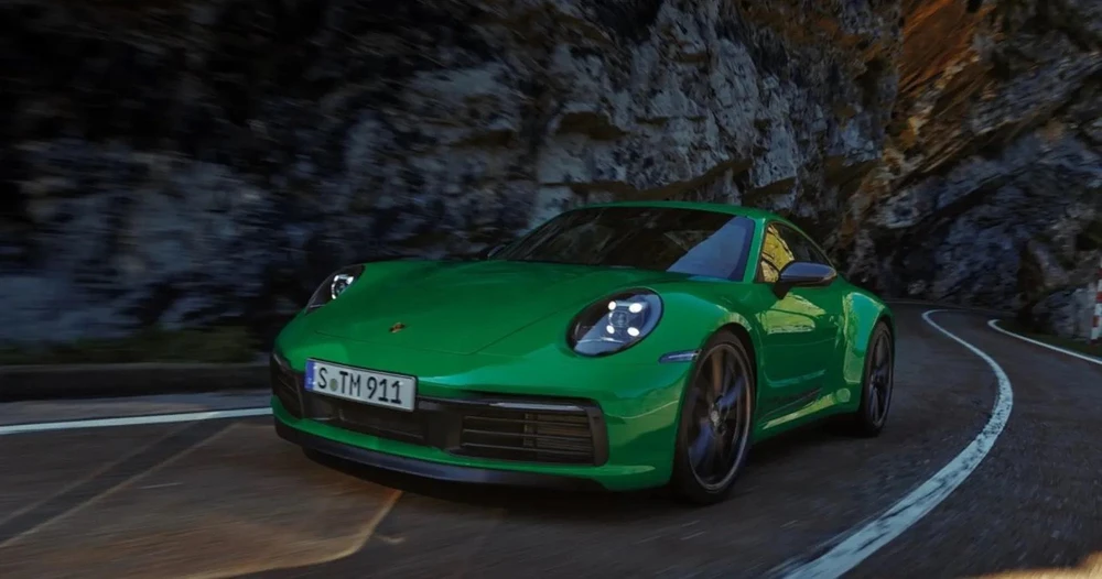 Porsche cung cấp hơn mười phiên bản trên ba phong cách, coupe, Targa và mui trần. Ảnh: Hotcars.