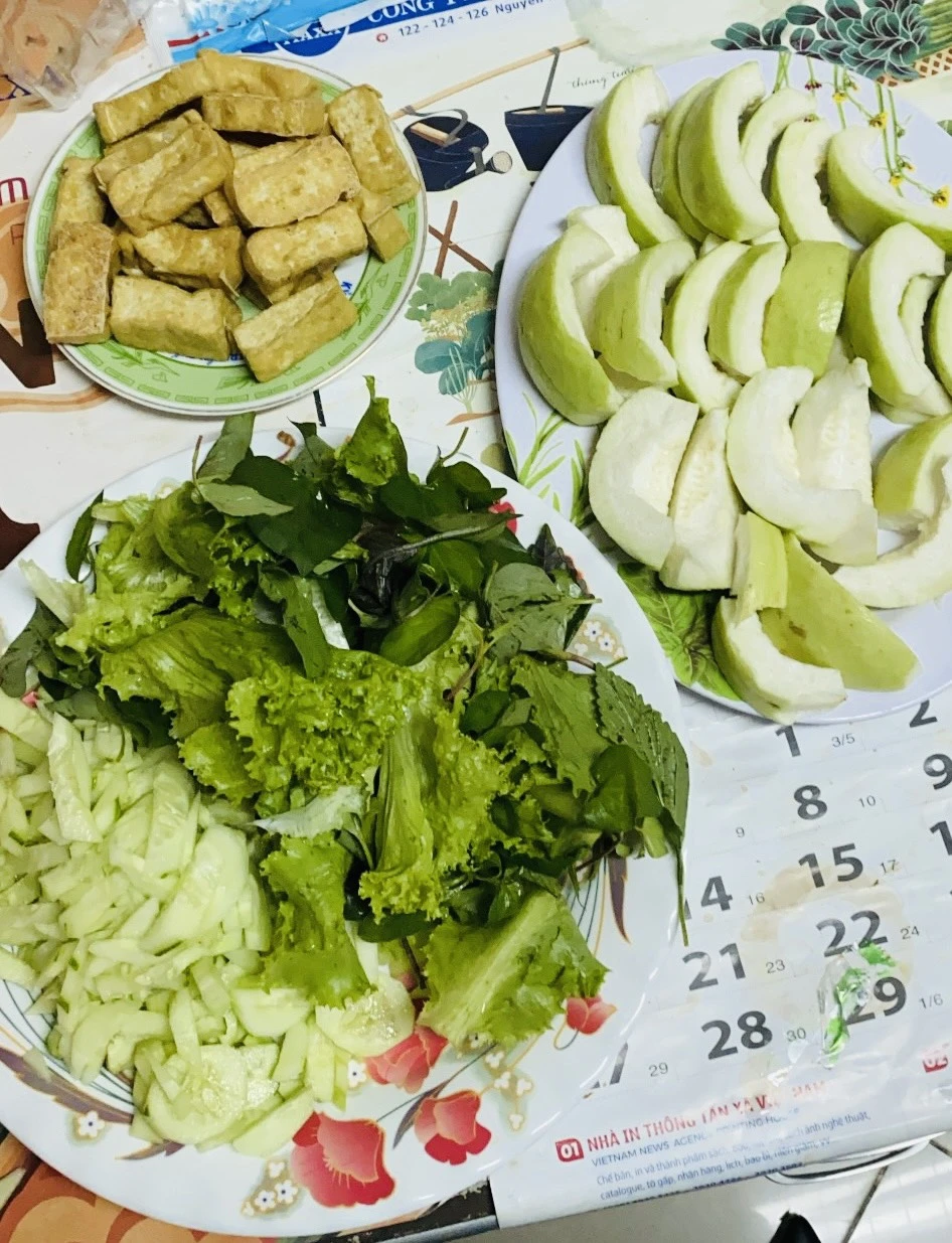 Kết hợp nhiều loại rau, củ quả để làm tăng sức khỏe nội tiết tố. Ảnh: PHƯƠNG LÊ. Kết hợp nhiều loại rau, củ quả để làm tăng sức khỏe nội tiết tố. Ảnh: PHƯƠNG LÊ.