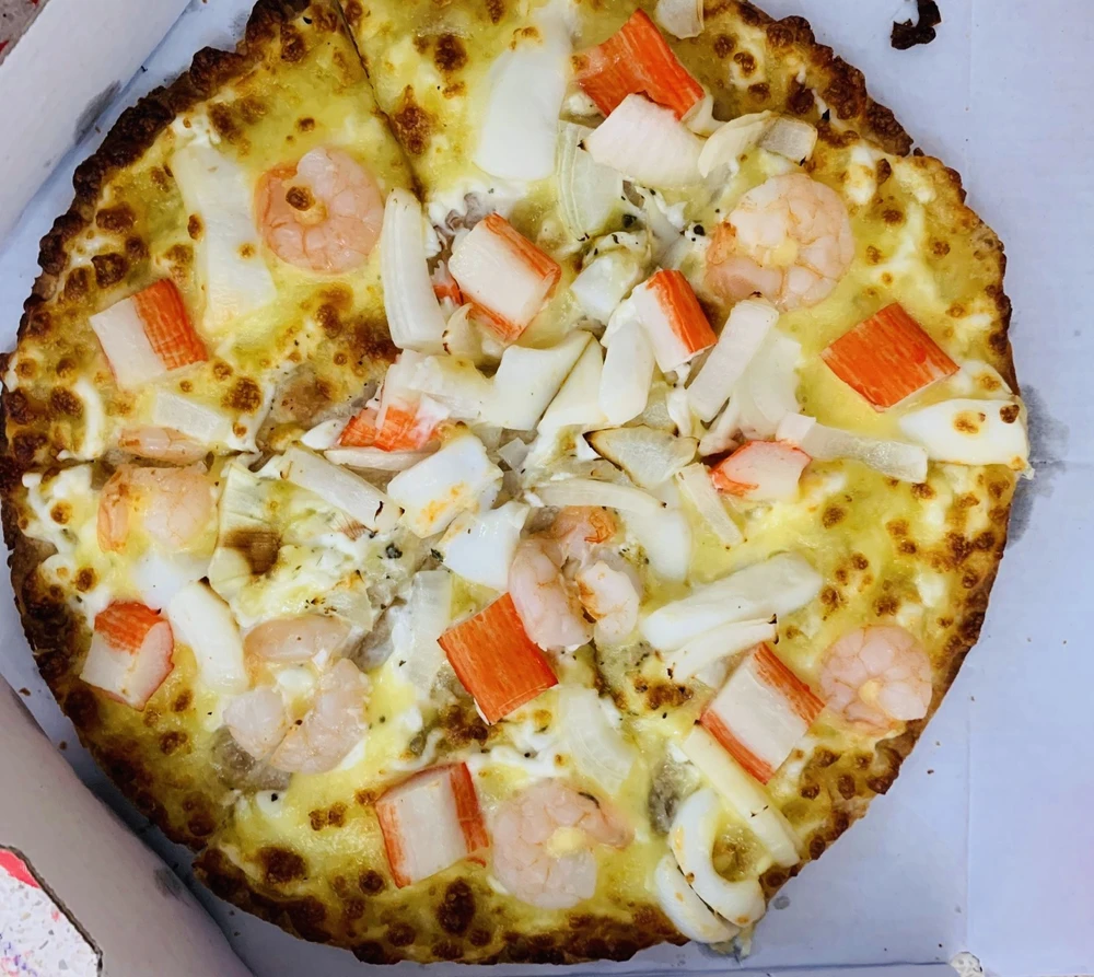 Bạn nên hạn chế ăn các thức ăn nhanh nếu đang có vấn đề về tuyến giáp. Ảnh: PL.