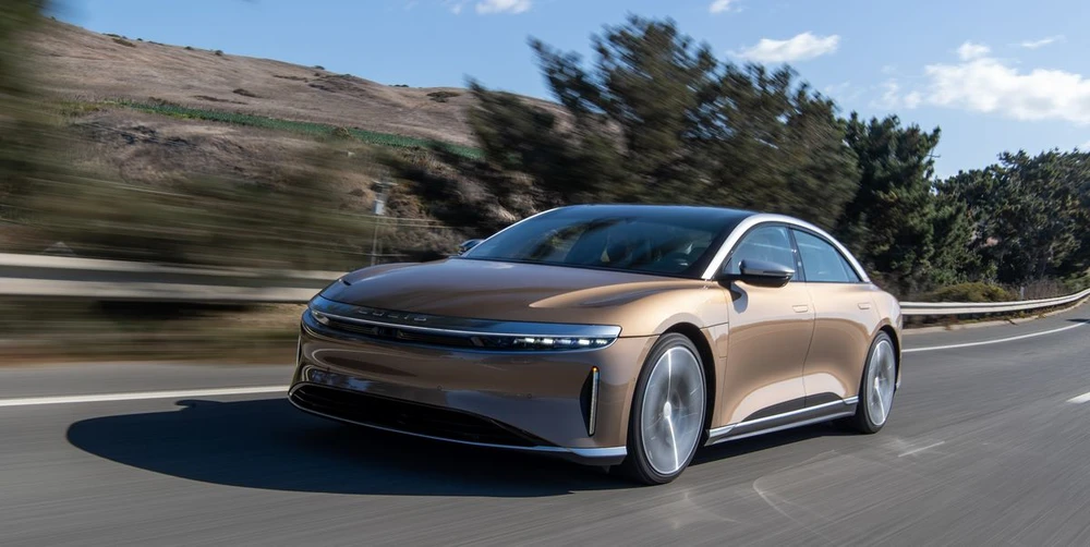 Lucid Air 2022, với giá dao động từ 77.400 USD đến 169.000 USD. Ảnh: Motorbiscuit.