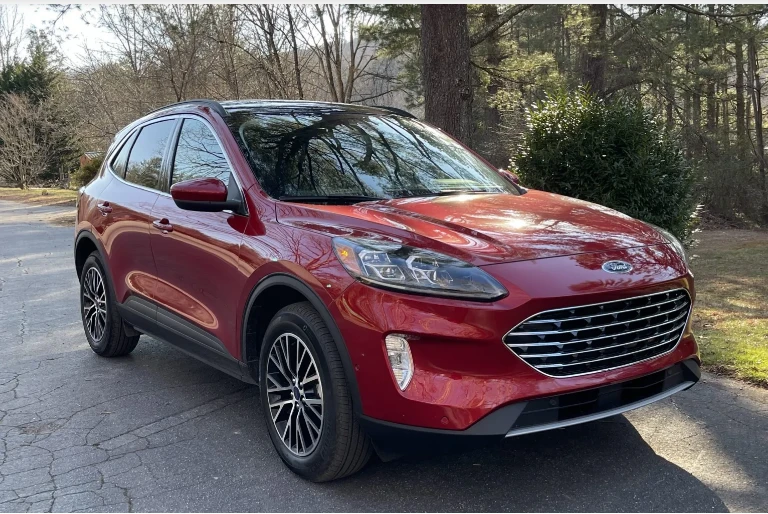 Escape 2020 đã đạt được trang bị các tính năng an toàn, hệ truyền động và công nghệ tiên tiến mới. Ảnh: Motorbiscuit.