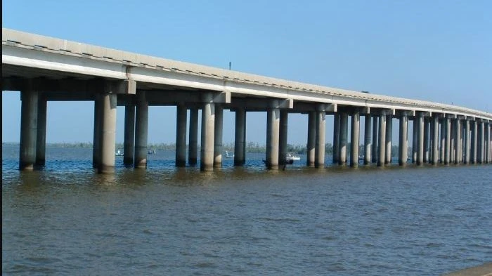 Cầu đầm lầy Manchac, Hoa Kỳ 36 km. Ảnh: Thetravel.