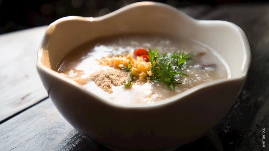 Cháo lòng được nhiều du khách yêu thích và giá cả phải chăng. Ảnh: Tasteatlas.