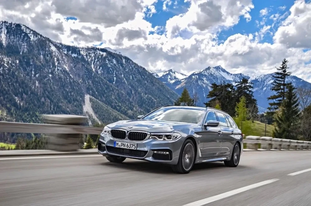 BMW 5 Series 2018 rộng rãi và thoải mái. Ảnh: Motorbiscuit.