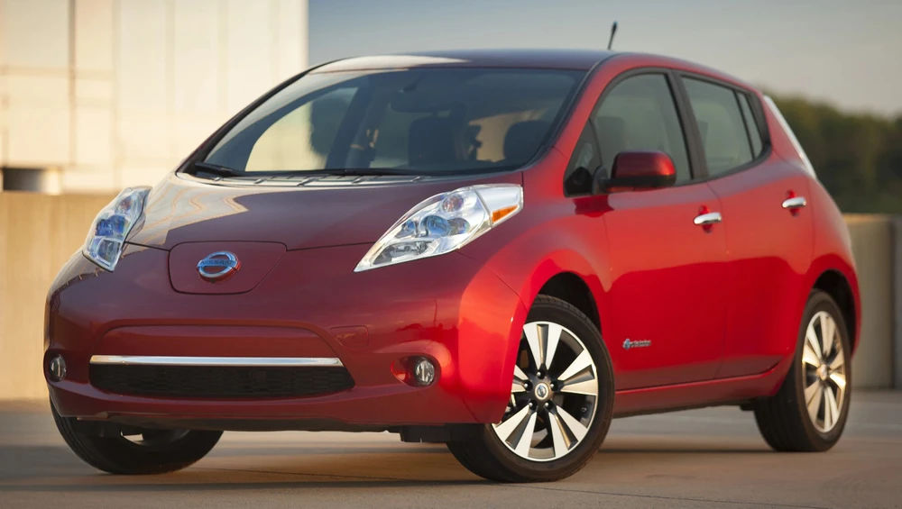Nissan Leaf 2011-2013, chi phí bảo dưỡng trung bình hơn 17 triệu đồng/năm. Ảnh: Hotcars.
