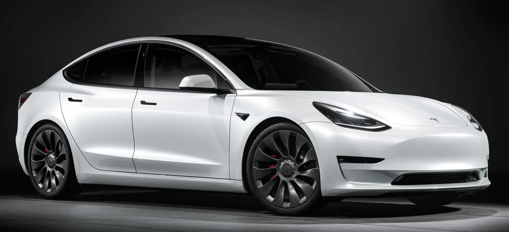 Tesla Model 3 2018-2019, chi phí bảo trì trung bình gần 19 triệu đồng/năm. Ảnh: Hotcars.