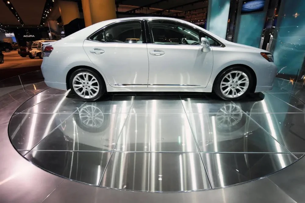 Chiếc xe này thiếu tinh tế, có cabin hẹp và bảng điều khiển trung tâm quá lớn. Ảnh:Motorbiscuit.