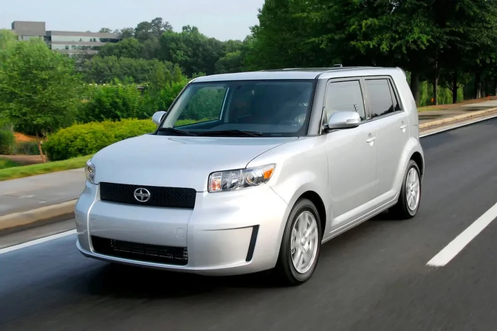 Scion xB là một chiếc hatchback cỡ nhỏ có giá trị. Ảnh: Motorbiscuit.