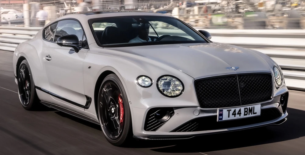 Bentley Continental GT 2023 có giá 291.225 USD. Ảnh: Hotcars.