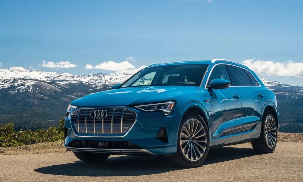 Audi e-Tron đã gặp phải một số sự cố bao gồm mất ABS. Ảnh: Hotcars.