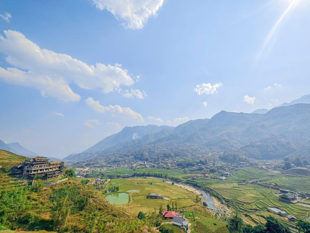 Thôn Séo Mý Tỷ được bao bọc bởi núi rừng hùng vĩ. Ảnh: NGUYỆT HÀ. Thôn Séo Mý Tỷ được bao bọc bởi núi rừng hùng vĩ. Ảnh: NGUYỆT HÀ.