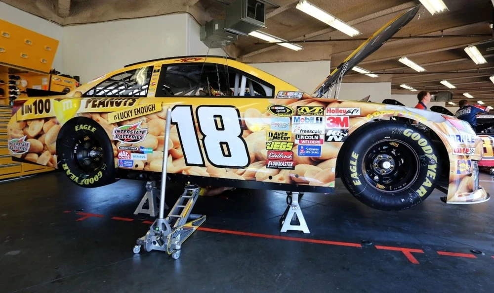 Jack đỡ ô tô. Ảnh: Motorbiscuit.