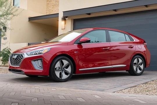 Hyundai Ioniq 2022. Ảnh: Carbuzz.