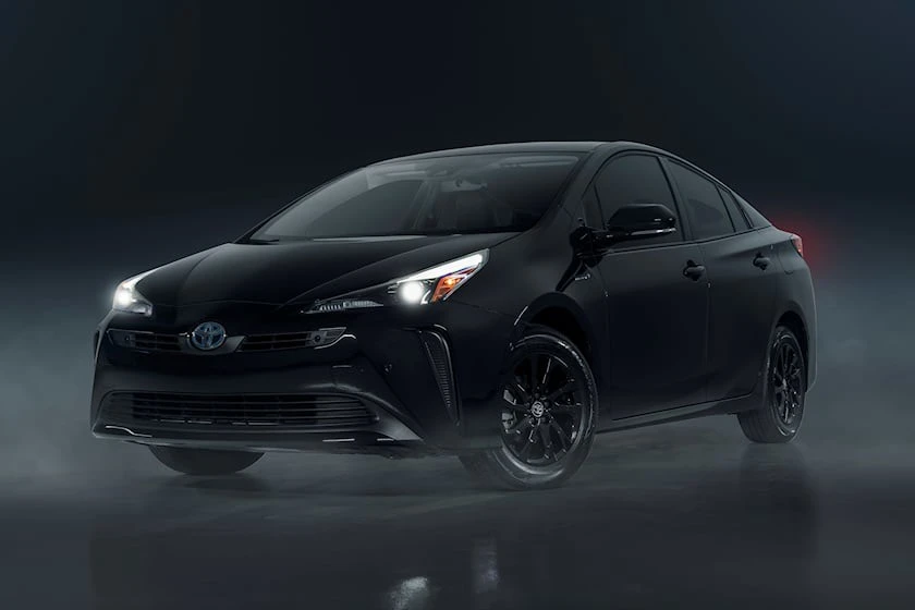 Toyota Prius Eco 2022. Ảnh: Carbuzz.