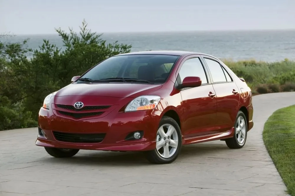 Toyota Yaris 2007. Ảnh: Motorbiscuit.