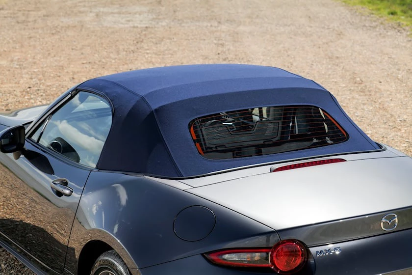 Phiên bản đặc biệt này chỉ có 250 chiếc được sản xuất. Ảnh: Carbuzz. Phiên bản đặc biệt này chỉ có 250 chiếc được sản xuất. Ảnh: Carbuzz.