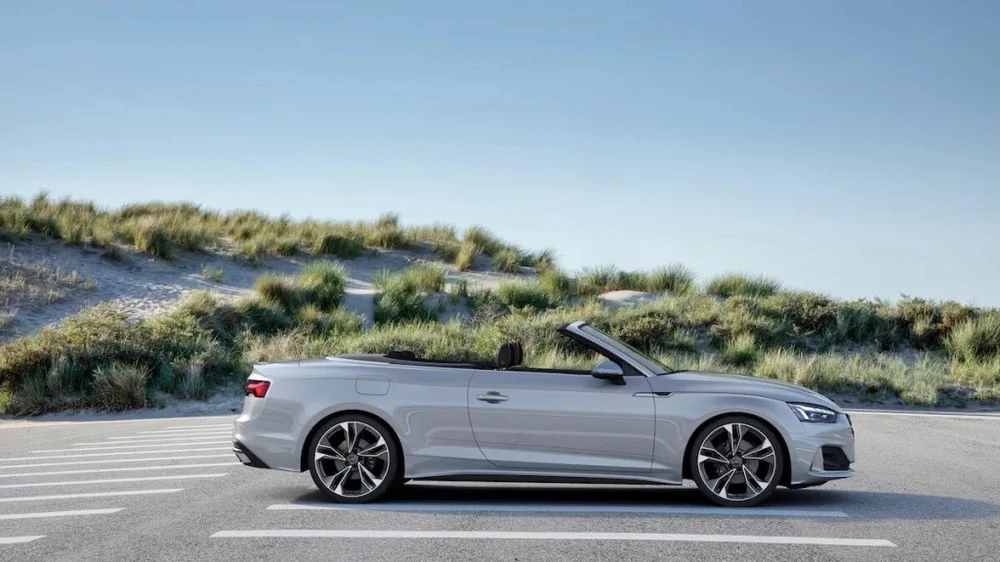 Audi A5 Cabriolet 2023 là mẫu xe mui trần kiểu dáng đẹp và tinh tế. Ảnh: Motorbiscuit.