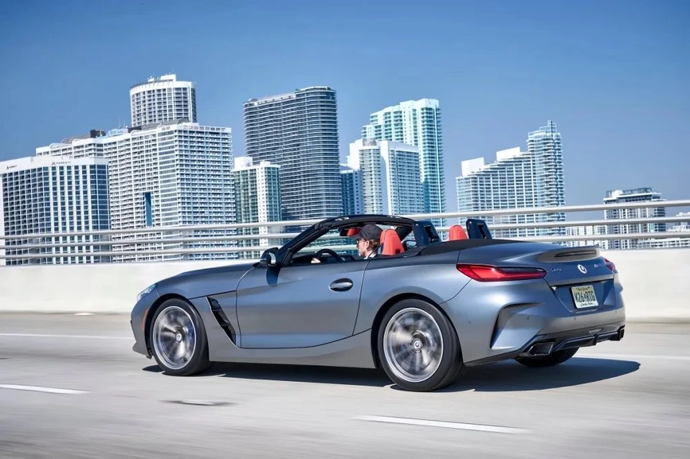 BMW Z4 2023 là mẫu xe mui trần phong cách và thể thao. Ảnh: Motorbiscuit.