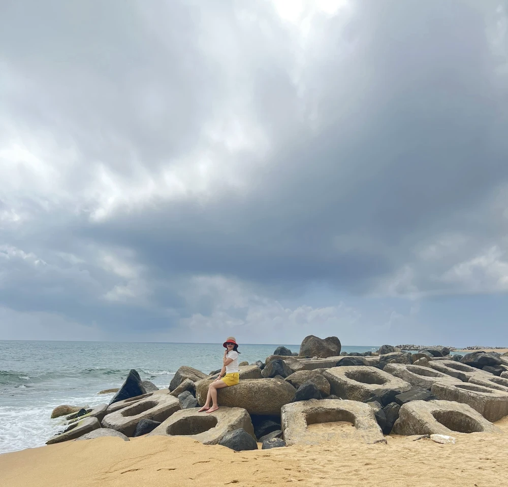 Phú Yên điểm đến thu hút cả du khách trong nước và quốc tế bởi bức tranh thiên nhiên kỳ vĩ hiếm thấy. Ảnh: SONG ANH.