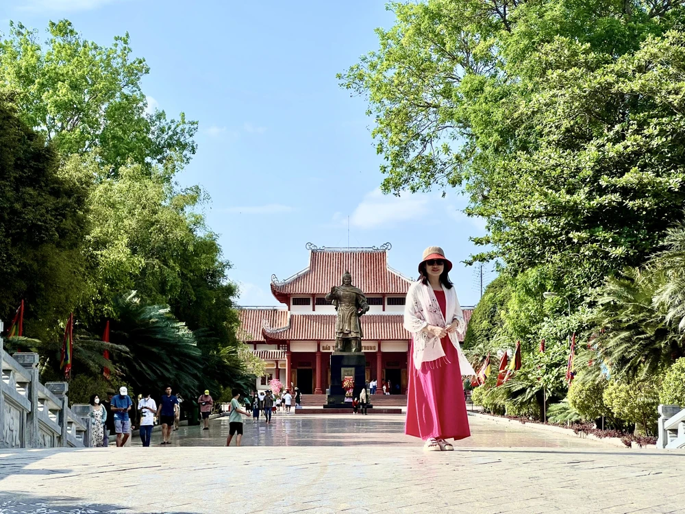 Bảo tàng Quang Trung là địa chỉ hấp dẫn đã thu hút khách du lịch. Ảnh: HIỀN NGUYỄN.