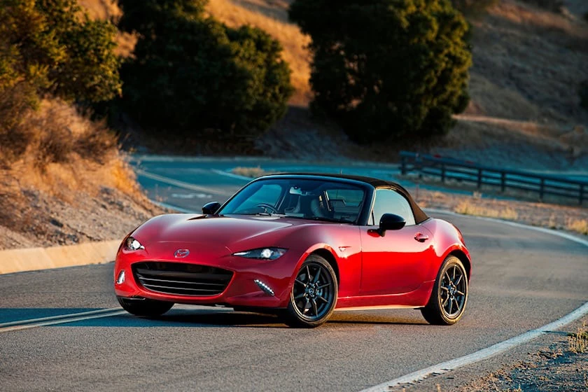 Mazda MX-5 Miata. Ảnh: Carbuzz.