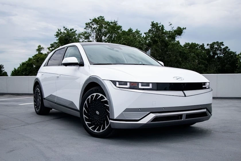 Huyndai Ioniq 5 2023. Ảnh: Carbuzz.