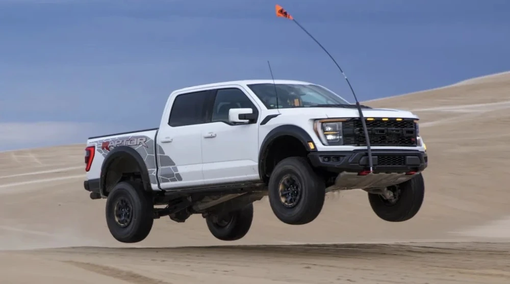 Ford F-150 Raptor R. Ảnh: Motorbiscuit.