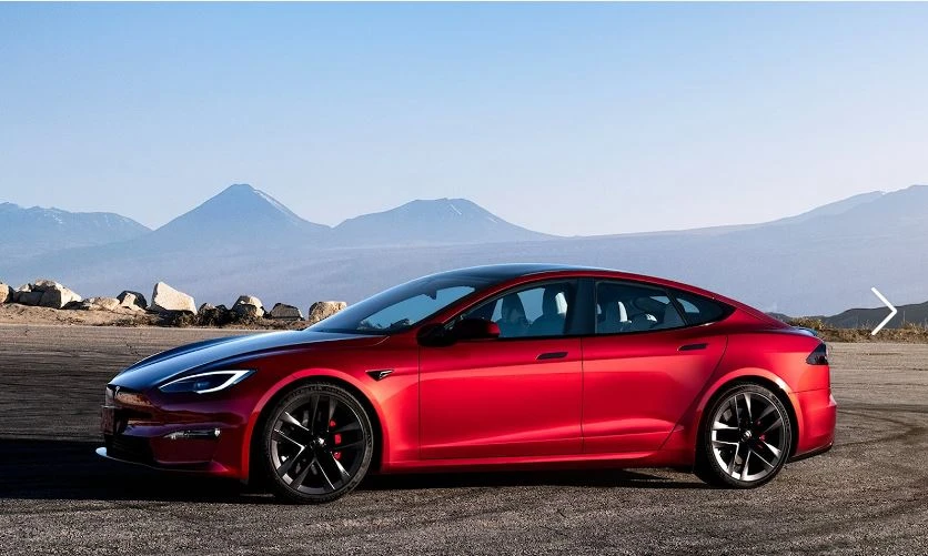 Tesla Model S có phạm vi 648 km. Ảnh: Carbuzz.