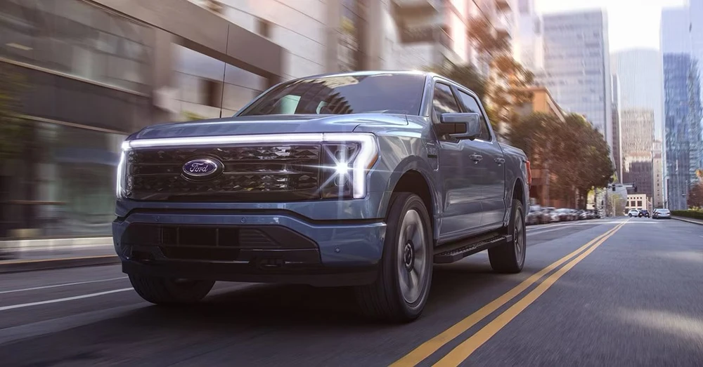 Ford F-150 Lightning Platinum 2022 tăng tốc 0-100 km/h trong 4 giây. Ảnh: Hotcar.