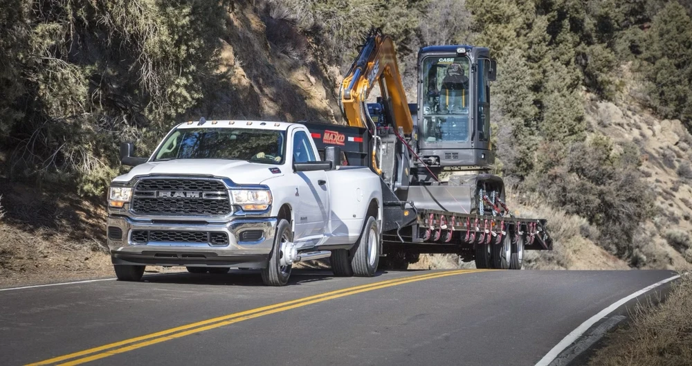 Ram 3500HD có sức kéo hơn 16.800 kg. Ảnh: Hotcar.