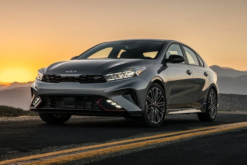 Kia Forte 2023 có giá 463 triệu đồng. Ảnh: Carbuzz.
